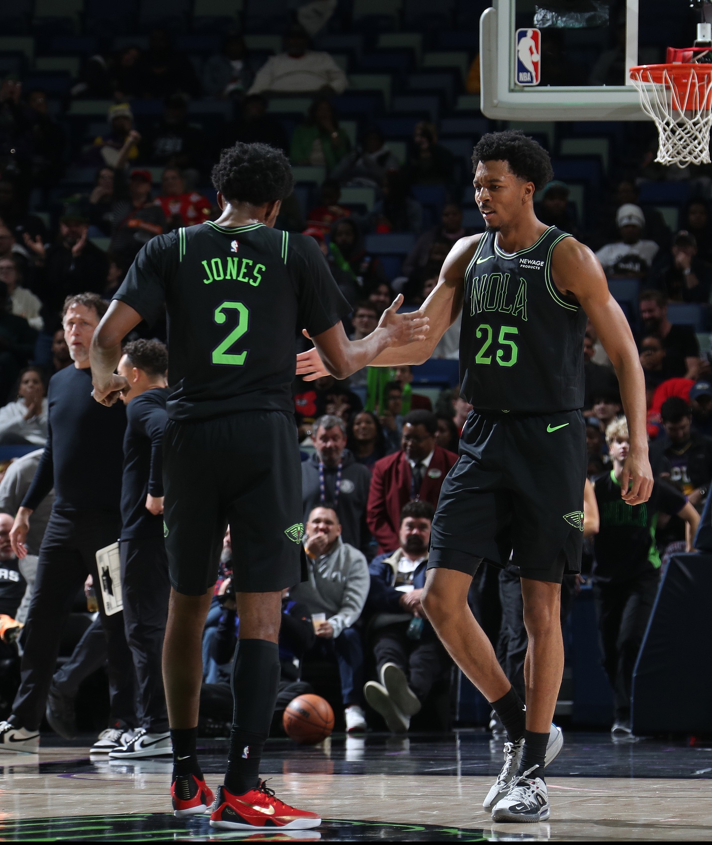 柠檬体育直播-美记：锡安&amp;墨菲&amp;琼斯是非卖品 后两人要价多无保护首轮+天赋球员